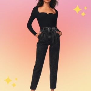Ultra High Rise The 80’s Mom Jean in Black Vintage Wash